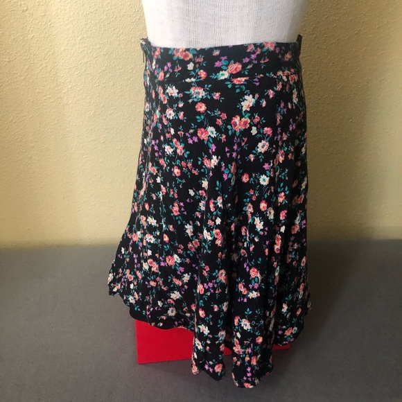 Forever 21 Floral Skirt - Picture 3 of 5